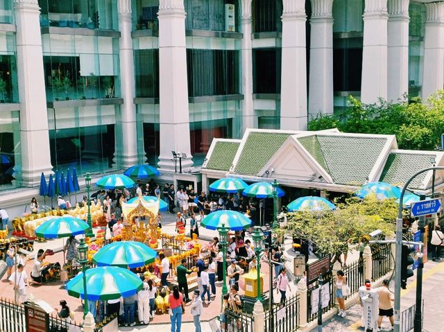 泰國曼谷市中心坐天鐵BTS著名商圈寺廟祈福商場一日遊行程，寺廟祈福很靈驗，購買曼谷特產好去處，適合逛街購物祈福打卡拍照📸