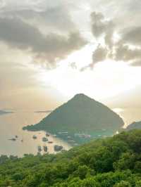 "Labuan Bajo: Gateway to Paradise and the Dragons of Komodo"