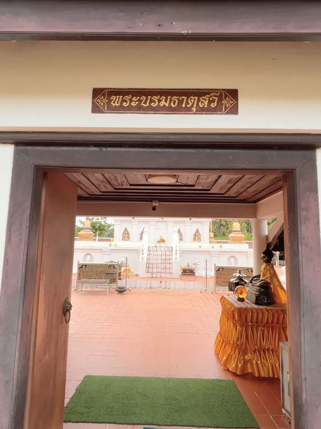 วัดพระบรมธาตุสวี วัดคู่บ้านคู่เมืองคนชุมพร