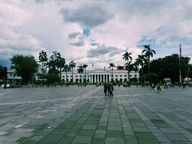 印度尼西亞雅加達著名景點：Taman Fatahillah法塔西拉廣場，適合打卡拍照📸