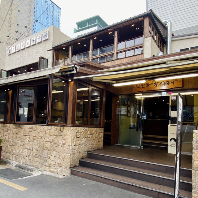 釜山人氣韓式燒肉店｜肉質新鮮＋桌邊服務