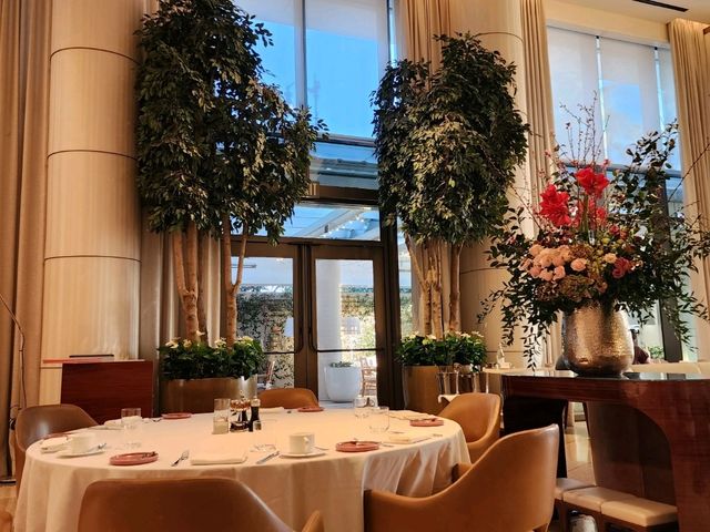 [🇺🇸ロサンゼルス]Espelette Beverly Hills: 地中海の味を楽しむ洗練されたレストラン