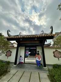 Archways and Ink Lines: A Day at Guangzhou Cultural Center