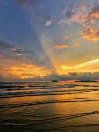 Gorgeous Golden Sands and Crimson Skies, My Tanjung Aru Beach Experience! 