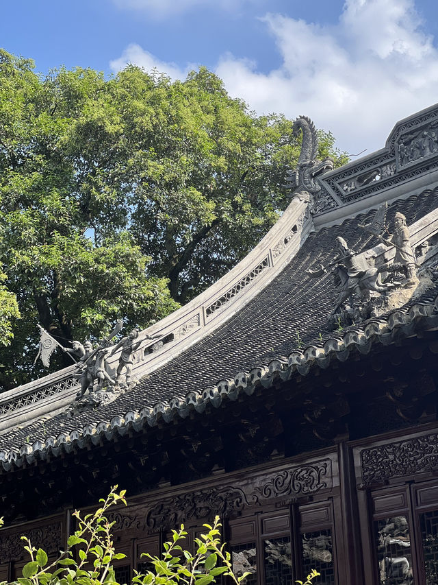 🌿 “도심 속에서 만나는 고요한 고전의 세계 – 상하이 예원 (豫园)”