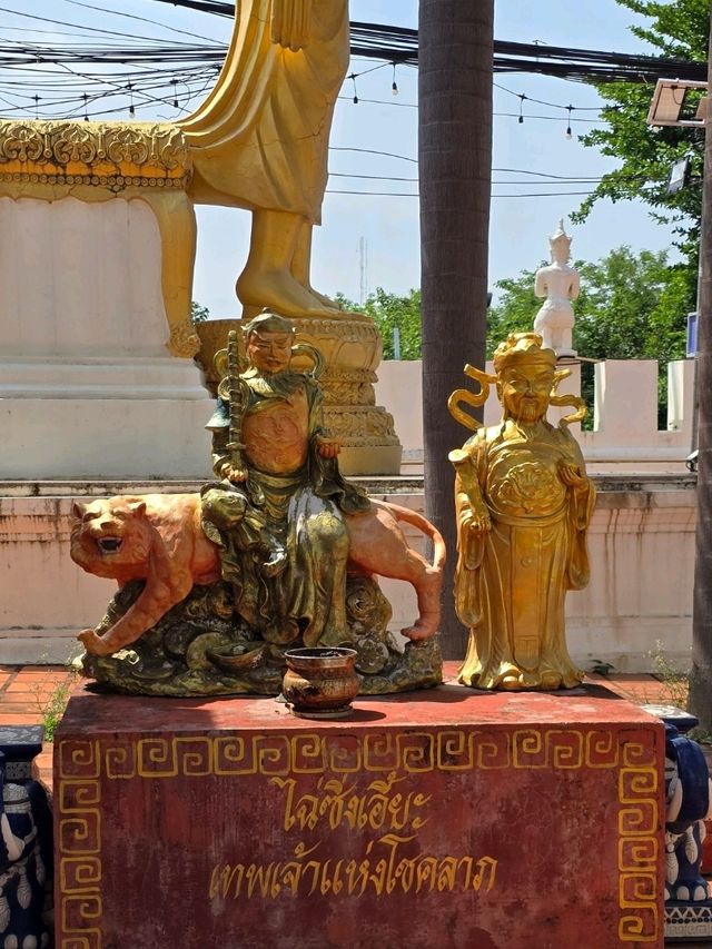 วัดพงษ์สุนันท์ เจดีย์ขาว ของชาวแพร่นคร