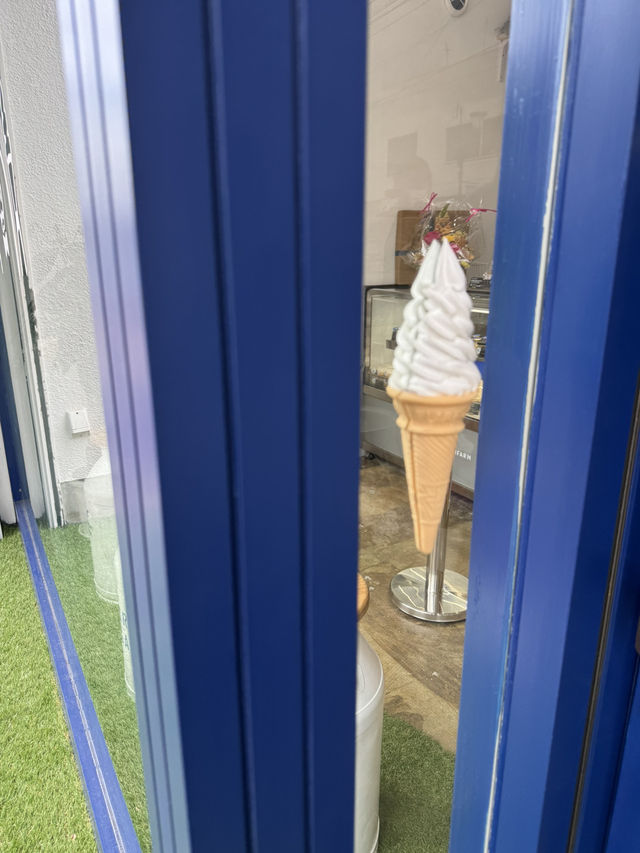 【佐賀グルメ】牧場が運営する濃厚ソフトクリームやケーキのお店🍦‬