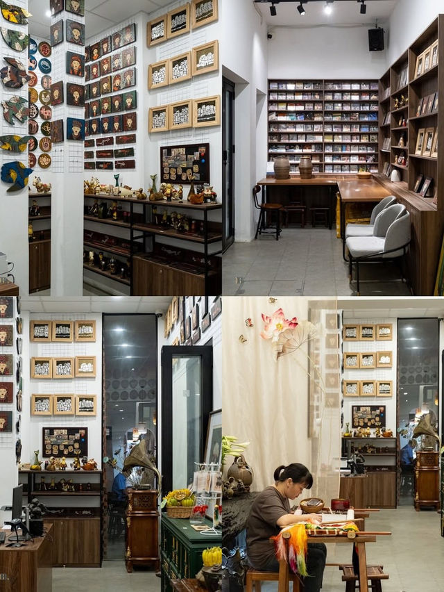 J’ADORE Cafe & Art Exhibition