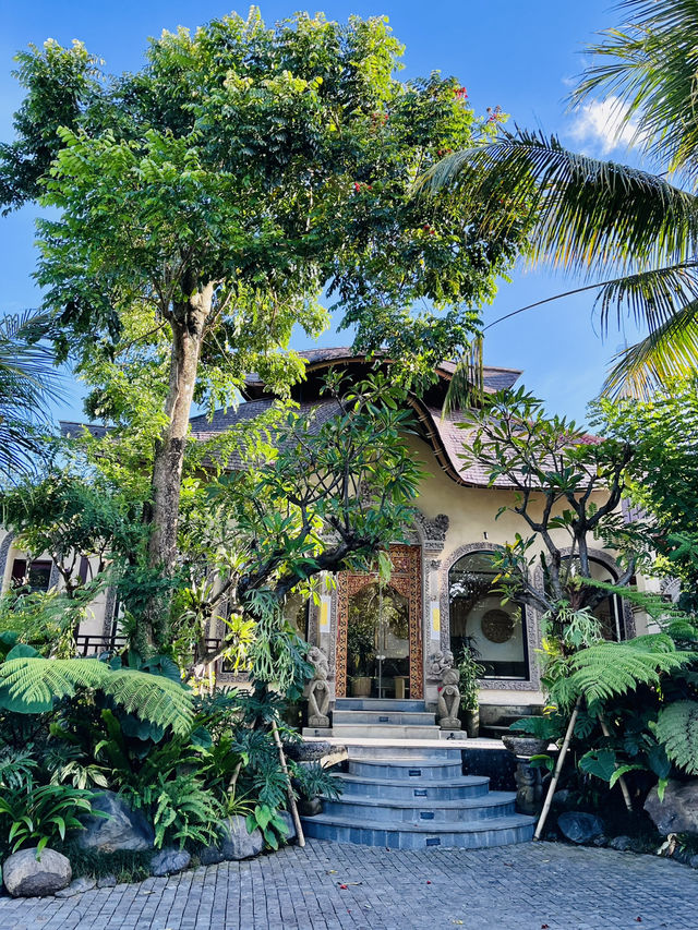 Bliss Ubud Spa Resort: A Peaceful Haven Amidst Lush Greenery