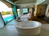 Crest Resort & Pool Villas ภูเก็ต