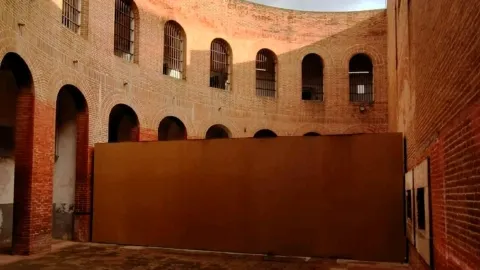 A prime example of historicist architecture — traveler post in Mataro