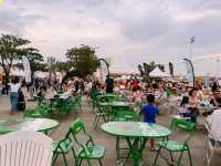 Kite on the Lake ทะเลสาบเมืองทอง
