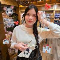 ร้านค้าในโรงแรมดีสนีย์ฮ่องกงมีอะไรบ้าง ? 