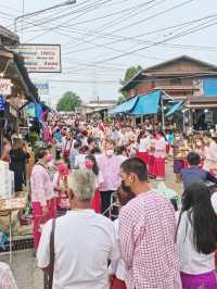 ตักบาตรสะพานมอญ จ.กาญจนบุรี