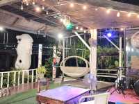 ร้านอาหารท่าลาด