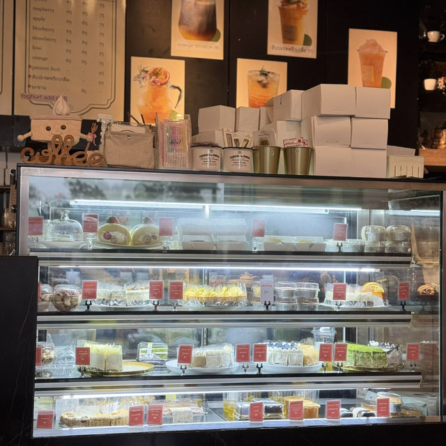 🍰เค้กคาเฟ่” ร้านเค้กที่คนศรีราชาบอกต่อ 