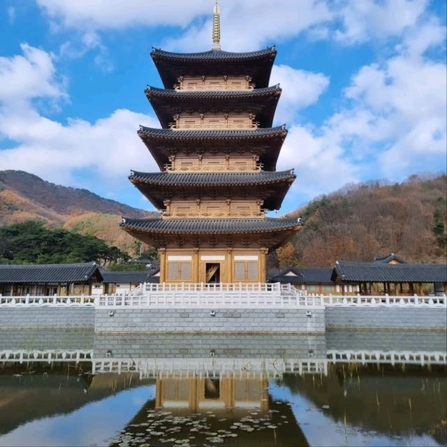 Chillin' at Jikjisa in Gimcheon