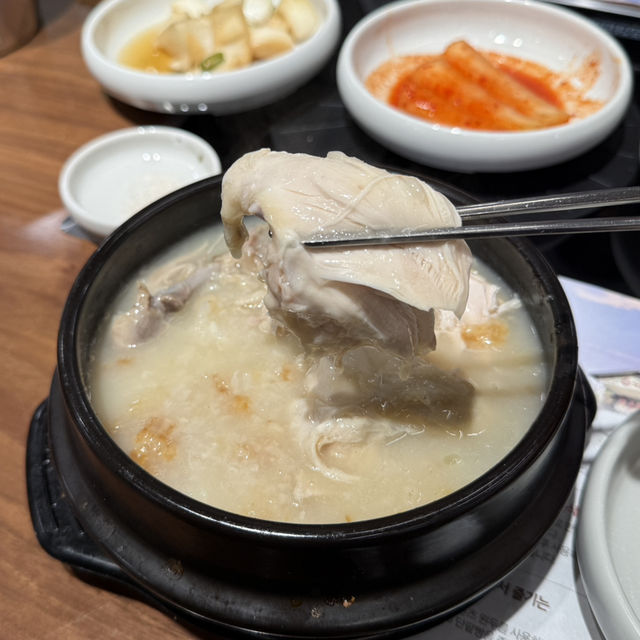 평일에도 웨이팅해야하는 누룽지삼계탕 맛집 누룩골
