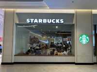 ☕️🇻🇳 Starbucks at West Lake – A Quiet Corner with a Surprisingly Busy Crowd