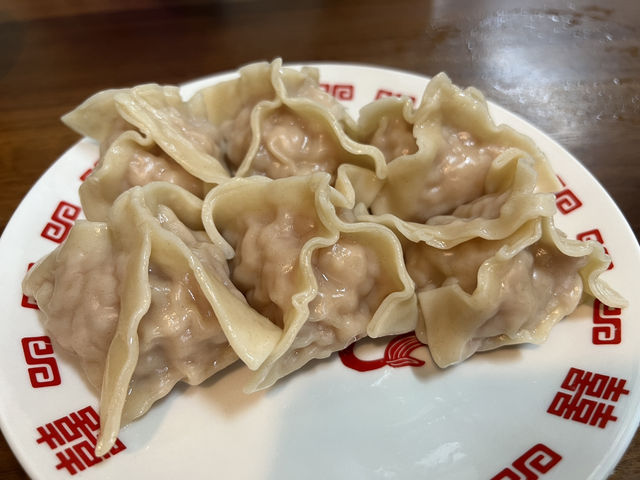 🔥 Chu Roast Bangkok – Local-Style Char Siew & Comforting Wontons