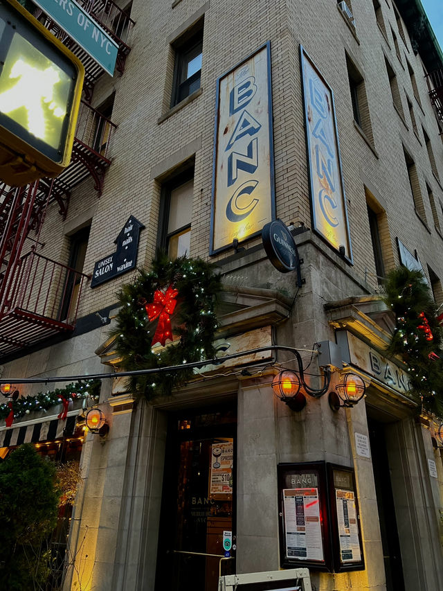 🗽🎄 NYC is the best place to be during festive season! 