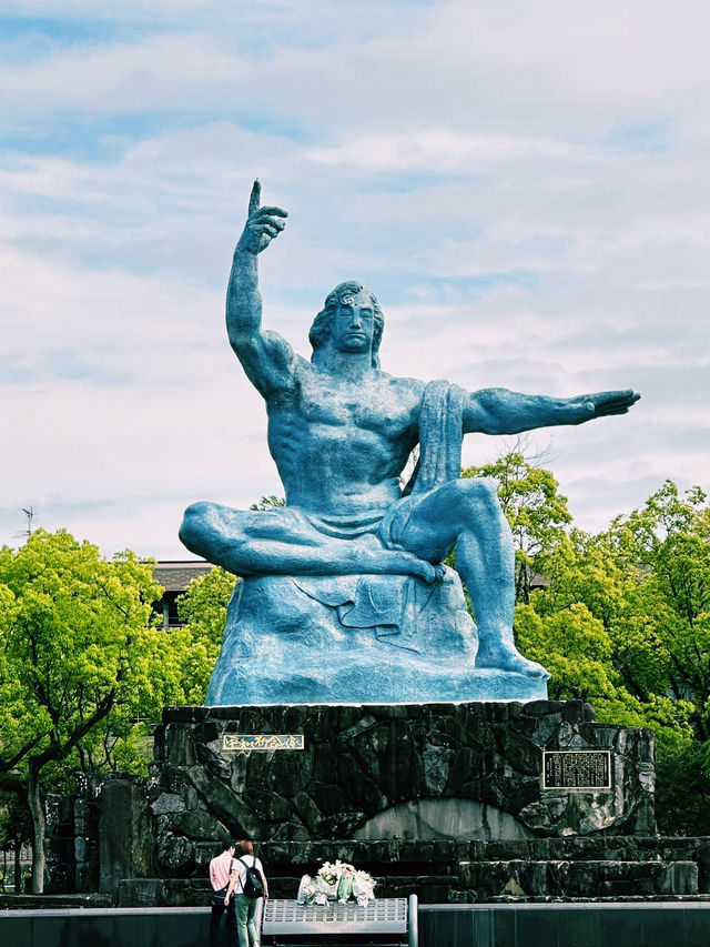 長崎平和公園 - 在廢墟之上祈求和平 🕊️