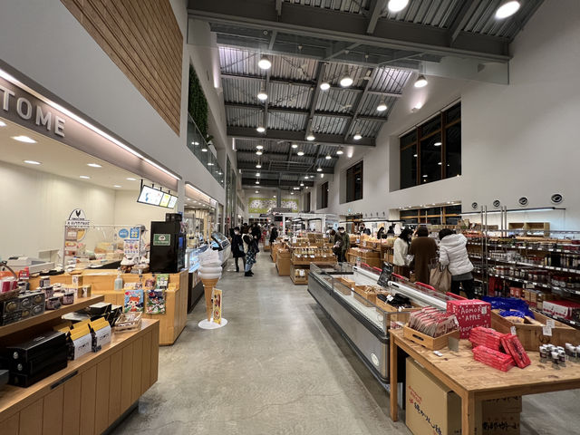 🍎 Apple Wonderland by the Sea – A-FACTORY is Aomori’s Sweetest Stop!