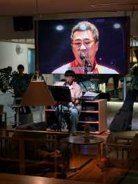 A hidden gem in Zaozhuang with live music & private spaces 