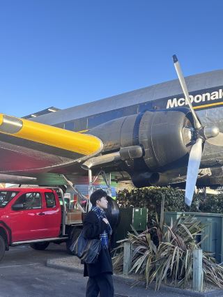 ✈️The coolest McDonald's in Taupo! Check in at the door and take photos in seconds 📸 A must-see for sunset at Lake Taupo!