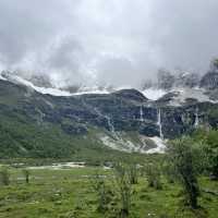 A Peaceful Trek to Gongga Lake (贡嘎措) in Daocheng Yading
