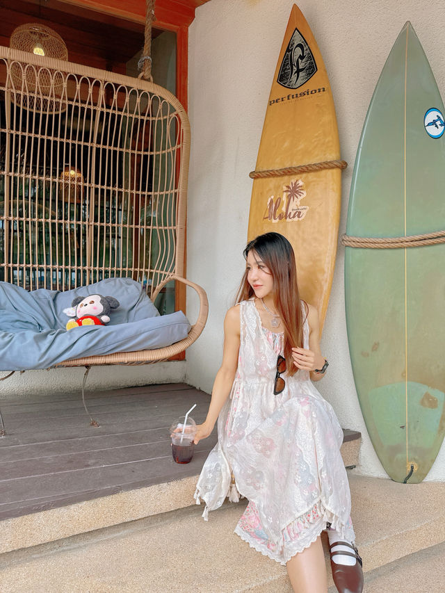 Aloha beach Cafe คาเฟ่บางแสน ที่วิวดีมากกกก ก.