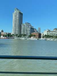 沒有騙你，2元就可以坐船欣賞上海黃埔江兩岸風景。