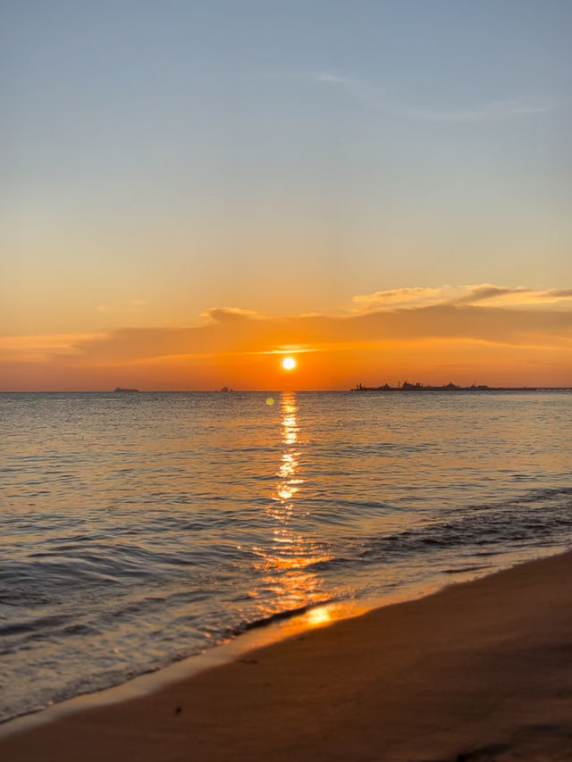 Golden Goodbye at Pantai Puteri