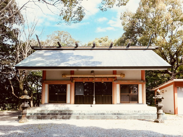 ⛩️ Solo Spiritual Climb: Kagamiyama Grand Shrine – A Hidden Summit Sanctuary