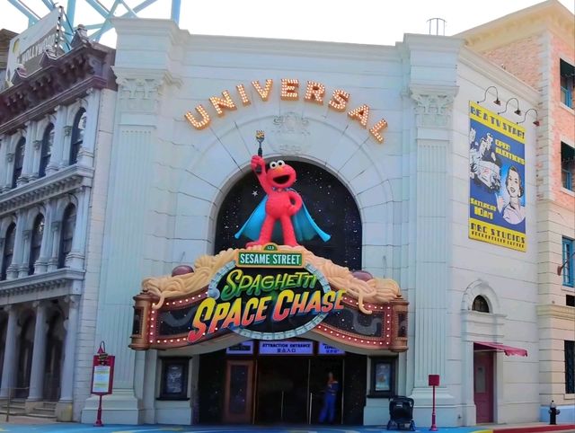 Hollywood Glamour at Universal Studios Singapore!