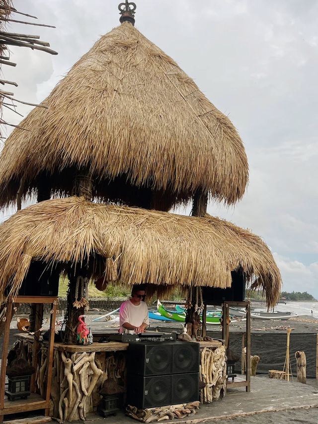 Bonjuk Beach Shack in Nuanu