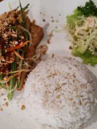 Xin Xiang Yi Wei: Menjalara's Vegetarian Haven