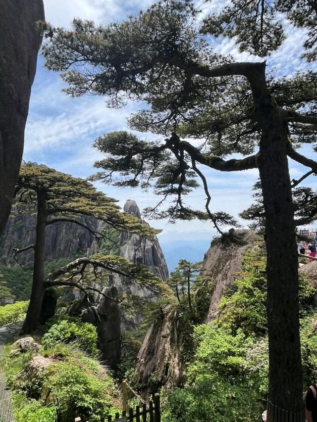 Mount Huangshan – China's Legendary "Peak of Wonders