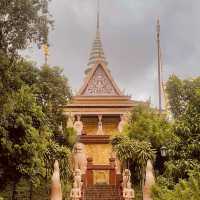 🌿 "Birthplace of Phnom Penh: The Legendary Wat Phnom"