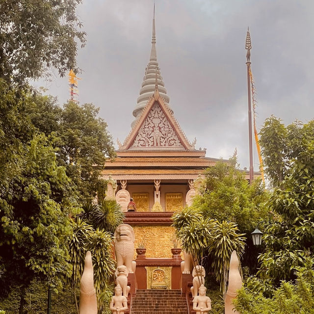 🌿 "Birthplace of Phnom Penh: The Legendary Wat Phnom"