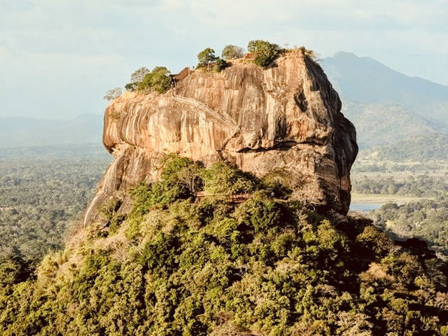 🌄✨ *Pidurangala Rock: Sri Lanka’s Secret Sunrise Rival to Sigiriya* 🦁🌅
