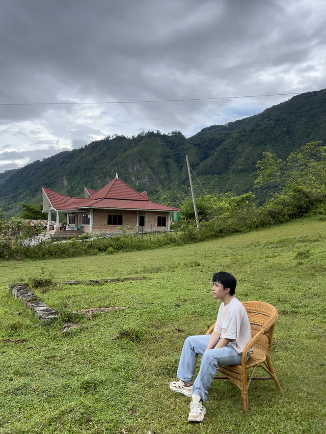 🌄 Lake. Cabin. Peace—A Dreamy Escape at Bobocabin Toba