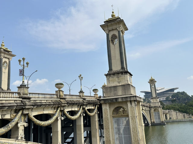 Putrajaya’s Crown Jewel: Seri Gemilang Bridge