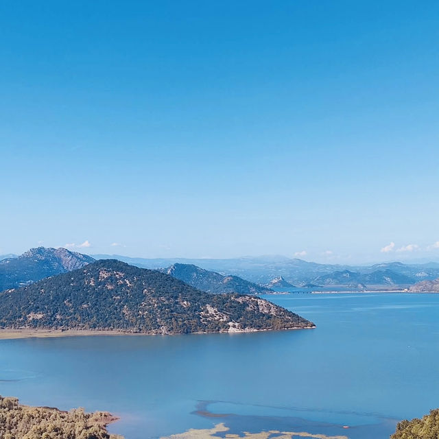 Montenegro: Where Mountains Kiss the Adriatic – Your Ultimate Adventure Awaits!
