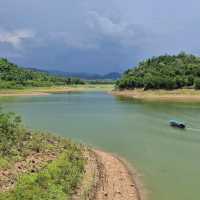 สะพานแขวน ริมเขื่อนแก่งกระจาน