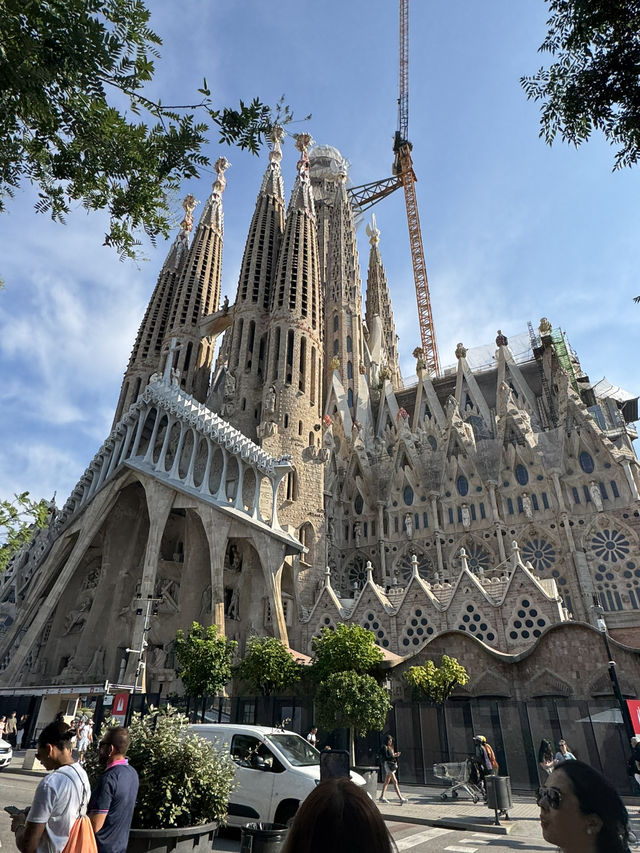 【Barcelona 一日行程攻略】高第建築 × 在地美食 ✨