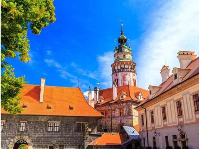 Cesky Krumlov….ล่องเรือผ่านเมืองเก่า 