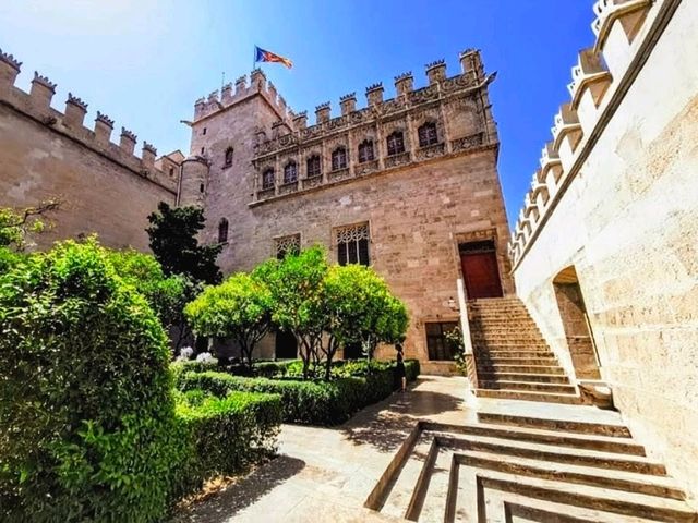 瓦倫西亞 | 絲綢交易所 La Lonja de la Seda:體現皇宮貴族美學 瓦倫西亞 | 絲綢交易所 La Lonja de la Seda:體現皇宮貴族美學