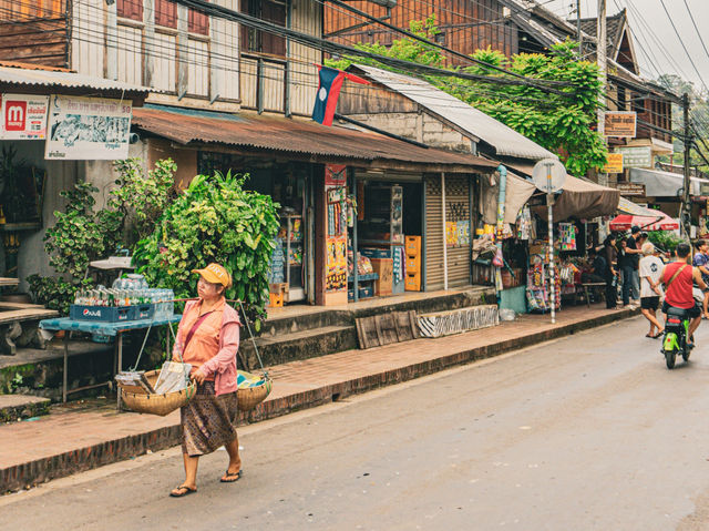 Luang Prabang Stroll
