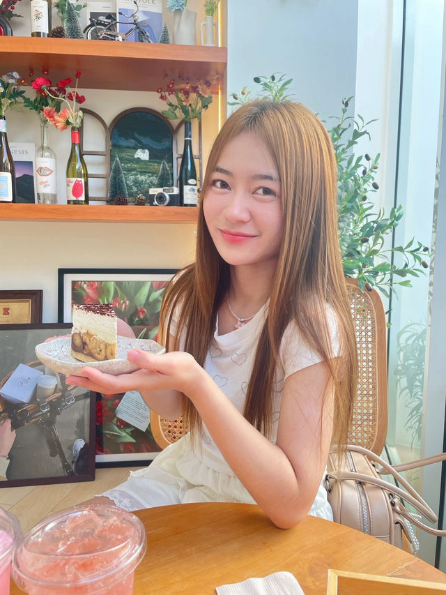 ☕🍰 Autumn Cafe หาดใหญ่ — คาเฟ่โทนอบอุ่น ✨